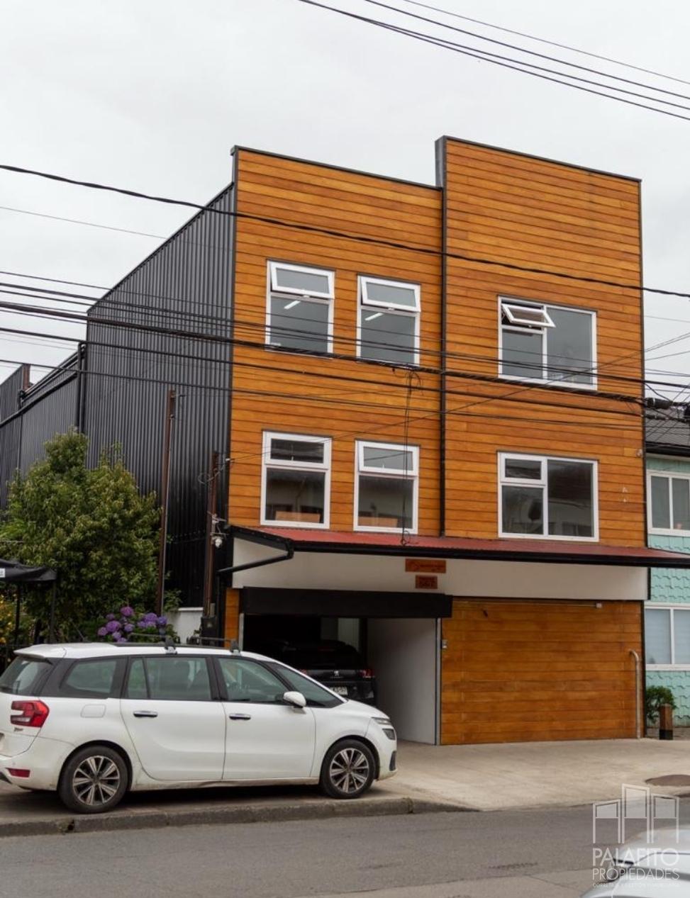 Imponente edificio corporativo de 688 m² en pleno centro de CASTRO